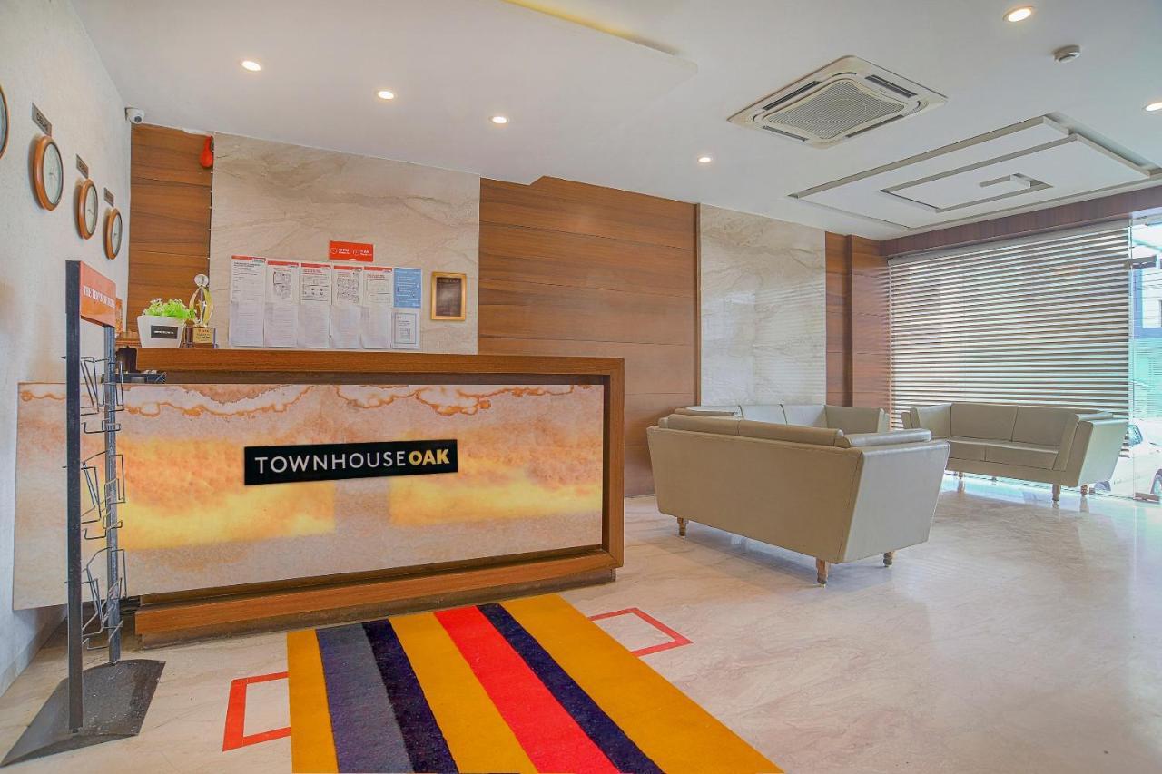 Vaccinated Staff- Townhouse Oak Hotel Silvotel Indore Exterior photo