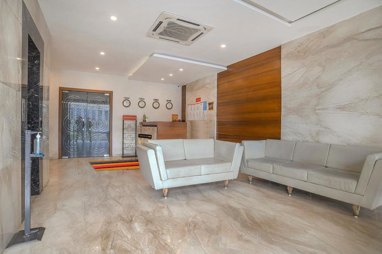 Vaccinated Staff- Townhouse Oak Hotel Silvotel Indore Exterior photo