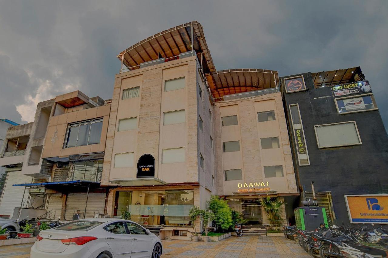 Vaccinated Staff- Townhouse Oak Hotel Silvotel Indore Exterior photo
