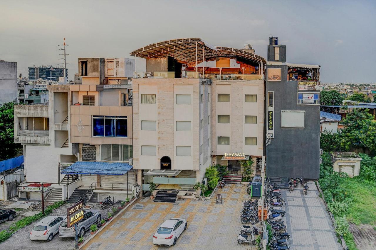 Vaccinated Staff- Townhouse Oak Hotel Silvotel Indore Exterior photo